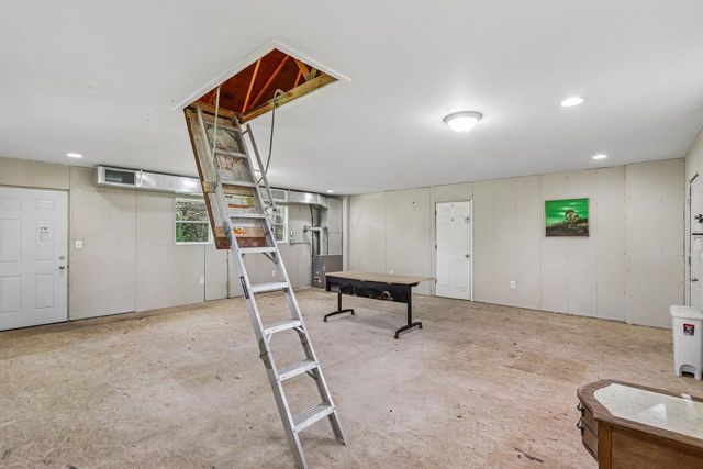 S76W23210 Woodland COURT, Big Bend, WI 53103