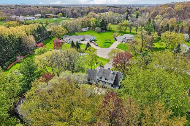 S76W23210 Woodland COURT, Big Bend, WI 53103