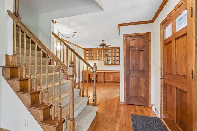 S76W23210 Woodland COURT, Big Bend, WI 53103