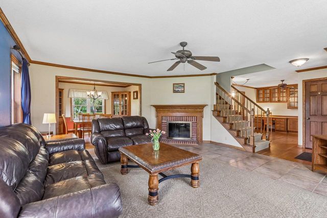 S76W23210 Woodland COURT, Big Bend, WI 53103