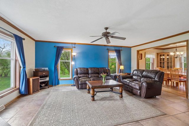 S76W23210 Woodland COURT, Big Bend, WI 53103