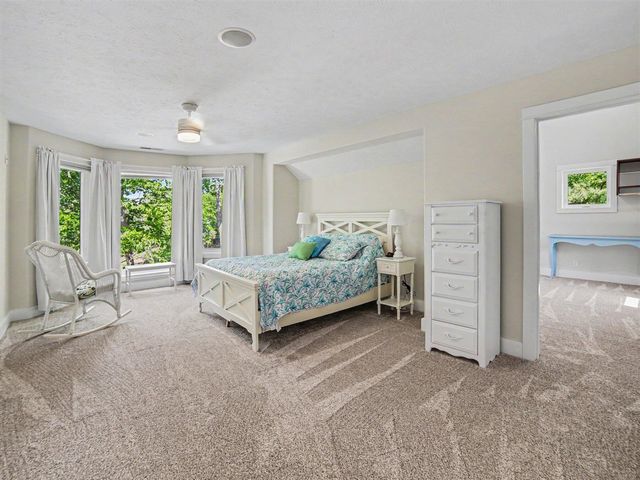 5628 W Longbridge Road, Pentwater, MI 49449