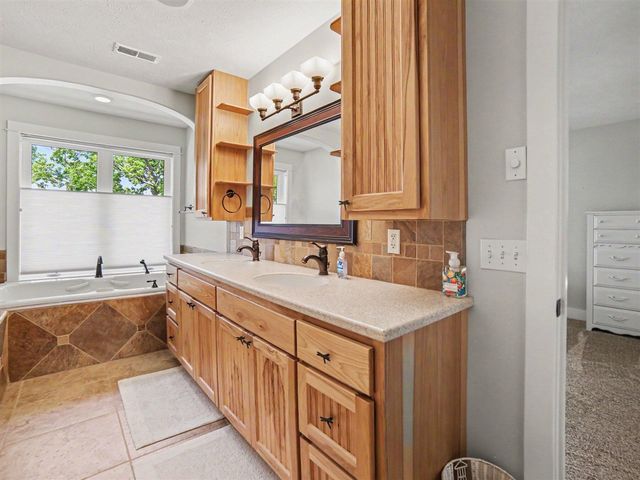 5628 W Longbridge Road, Pentwater, MI 49449