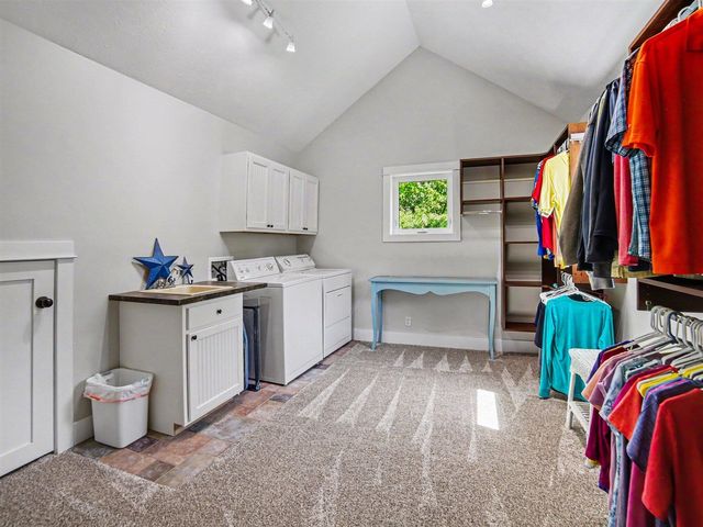 5628 W Longbridge Road, Pentwater, MI 49449
