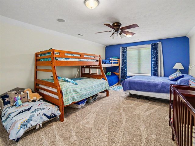 5628 W Longbridge Road, Pentwater, MI 49449