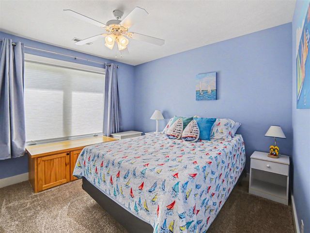 5628 W Longbridge Road, Pentwater, MI 49449