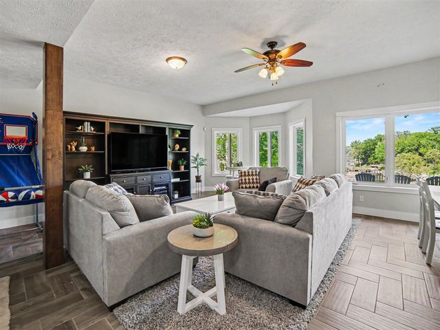 5628 W Longbridge Road, Pentwater, MI 49449
