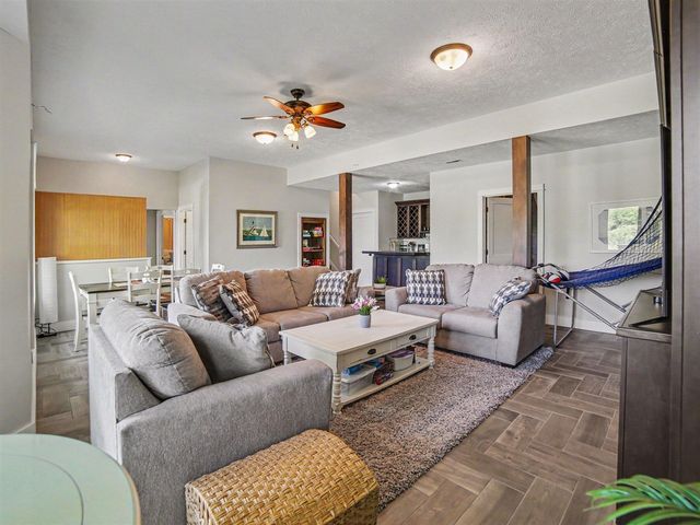 5628 W Longbridge Road, Pentwater, MI 49449