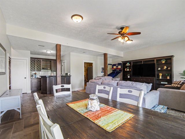 5628 W Longbridge Road, Pentwater, MI 49449