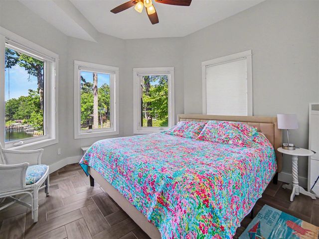 5628 W Longbridge Road, Pentwater, MI 49449