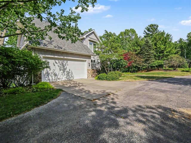 5628 W Longbridge Road, Pentwater, MI 49449