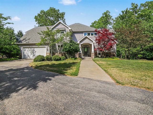 5628 W Longbridge Road, Pentwater, MI 49449