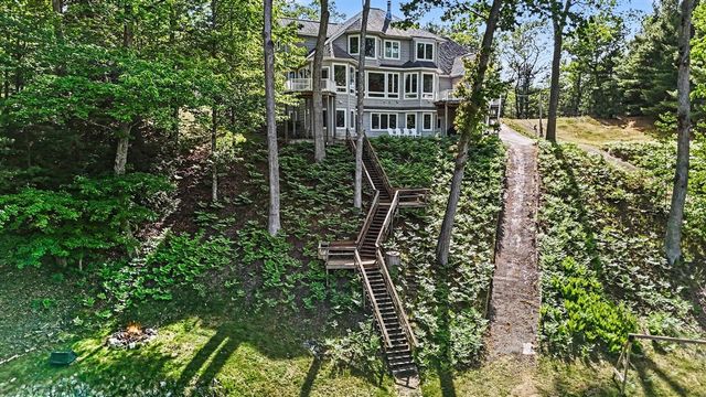5628 W Longbridge Road, Pentwater, MI 49449