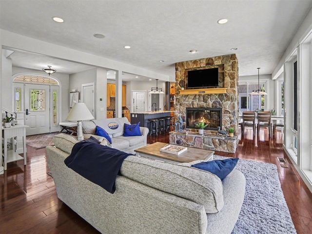 5628 W Longbridge Road, Pentwater, MI 49449