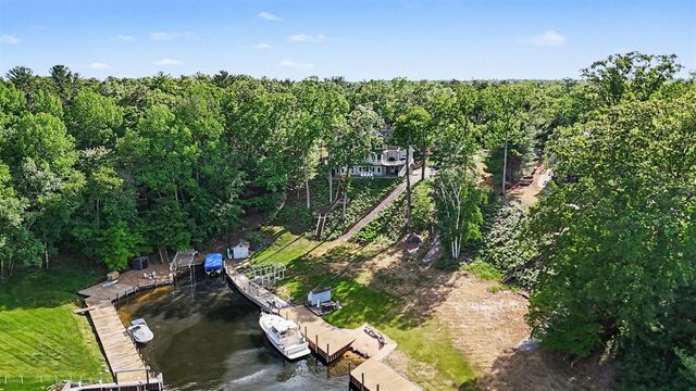 5628 W Longbridge Road, Pentwater, MI 49449