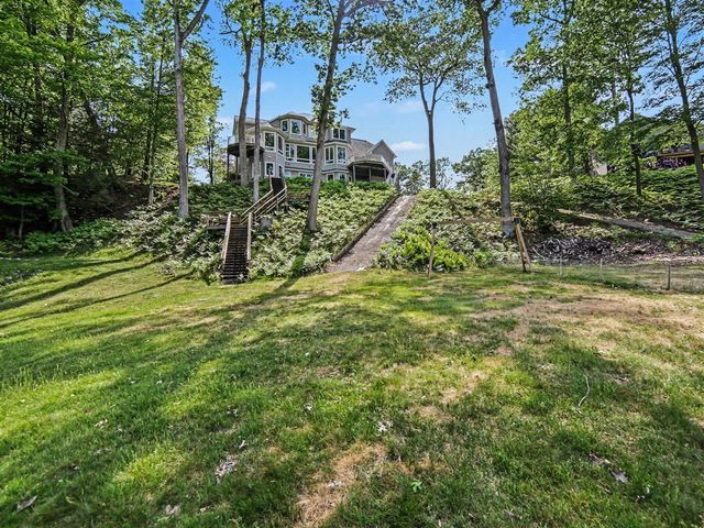 5628 W Longbridge Road, Pentwater, MI 49449