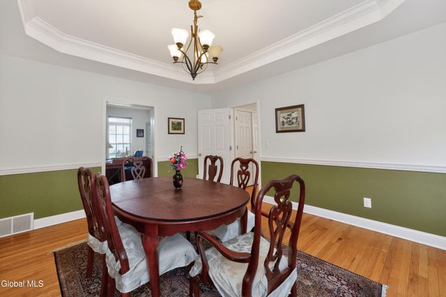 41 Empire Drive, Niskayuna, NY 12309