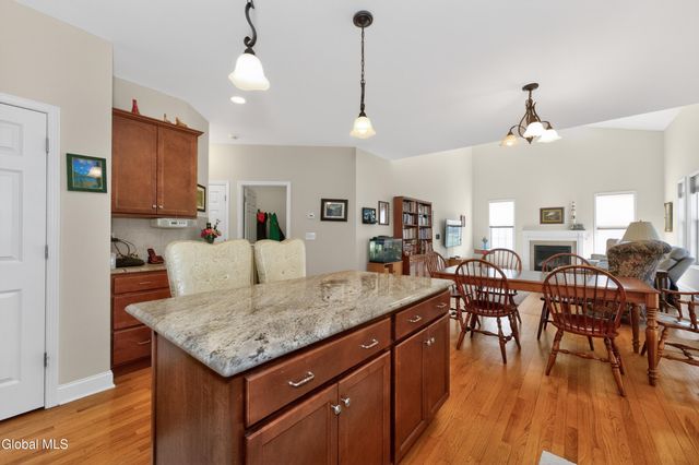 41 Empire Drive, Niskayuna, NY 12309