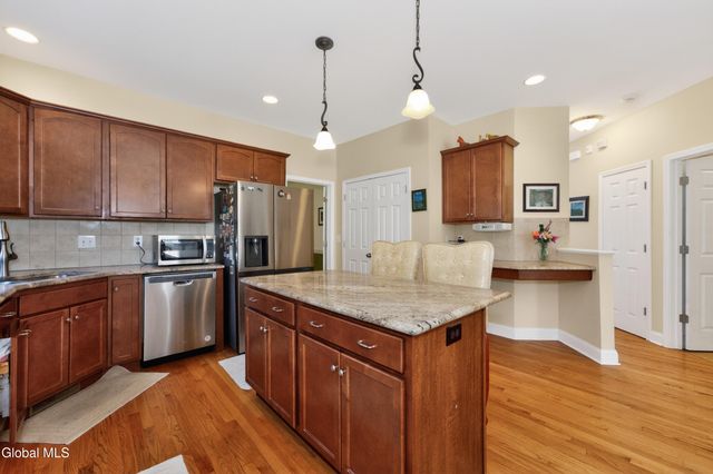 41 Empire Drive, Niskayuna, NY 12309