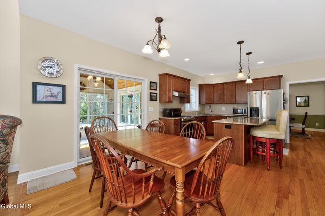 41 Empire Drive, Niskayuna, NY 12309