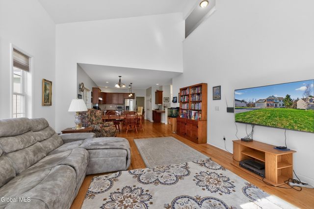 41 Empire Drive, Niskayuna, NY 12309