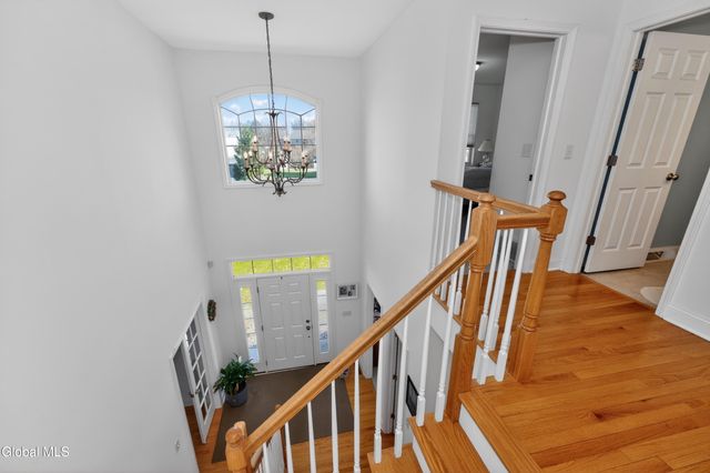 41 Empire Drive, Niskayuna, NY 12309