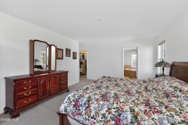 41 Empire Drive, Niskayuna, NY 12309