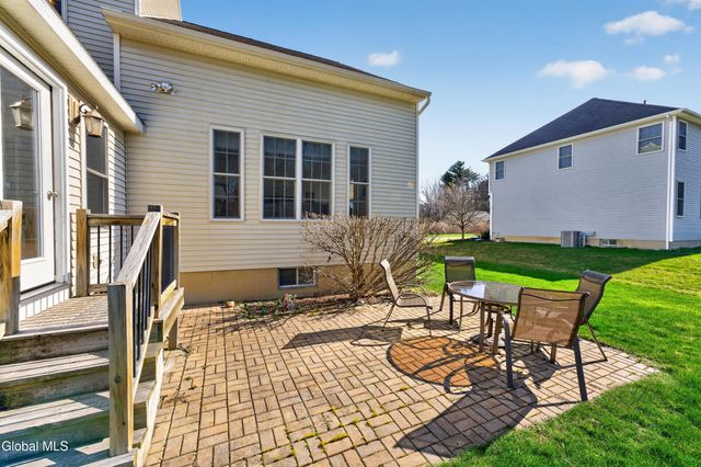 41 Empire Drive, Niskayuna, NY 12309
