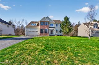 41 Empire Drive, Niskayuna, NY 12309