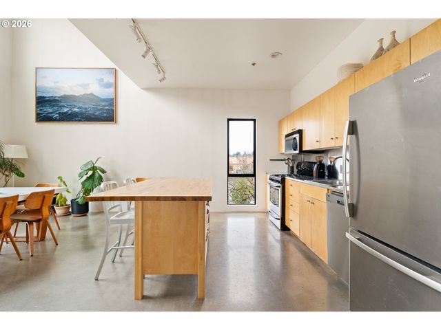 2373 Se 44TH Ave 302, Portland, OR 97215