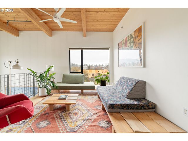 2373 Se 44TH Ave 302, Portland, OR 97215