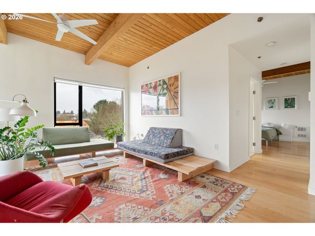 2373 Se 44TH Ave 302, Portland, OR 97215