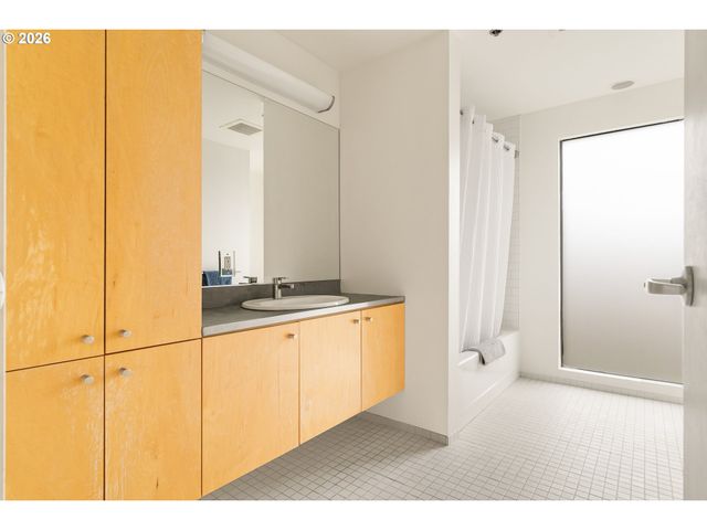 2373 Se 44TH Ave 302, Portland, OR 97215