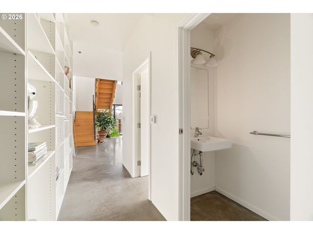 2373 Se 44TH Ave 302, Portland, OR 97215