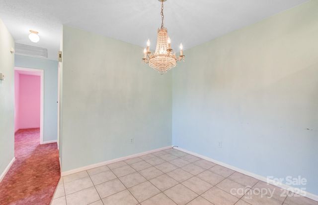 125 Freedom Road, Hendersonville, NC 28792