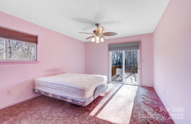 125 Freedom Road, Hendersonville, NC 28792