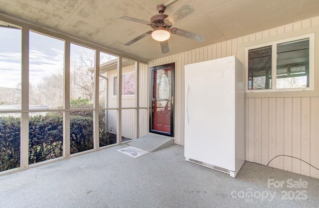 125 Freedom Road, Hendersonville, NC 28792