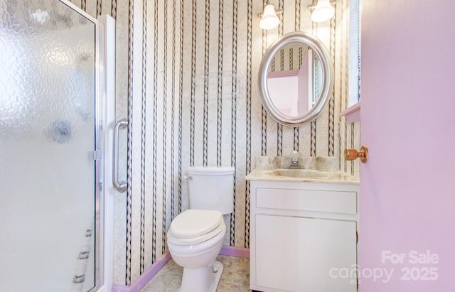 125 Freedom Road, Hendersonville, NC 28792