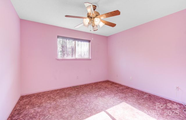 125 Freedom Road, Hendersonville, NC 28792