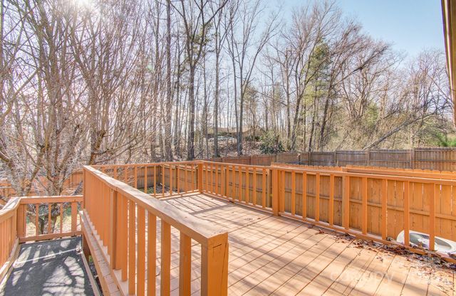 125 Freedom Road, Hendersonville, NC 28792