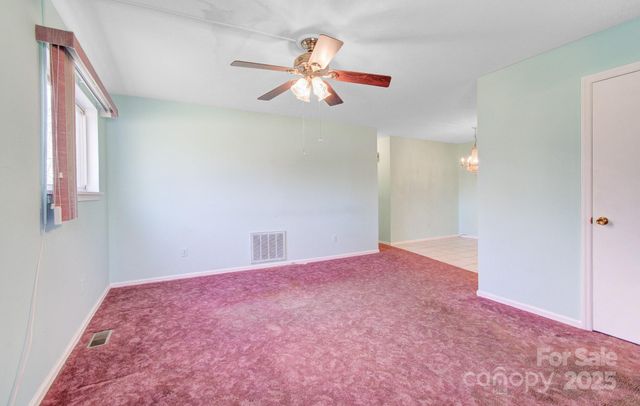 125 Freedom Road, Hendersonville, NC 28792