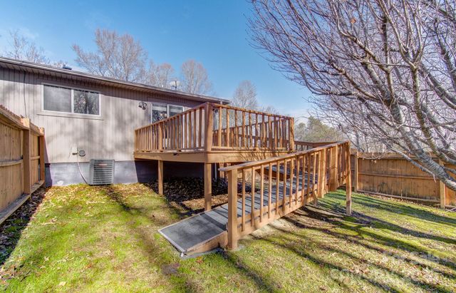 125 Freedom Road, Hendersonville, NC 28792