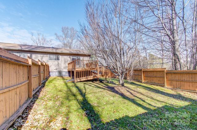 125 Freedom Road, Hendersonville, NC 28792