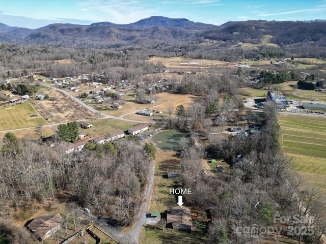 125 Freedom Road, Hendersonville, NC 28792