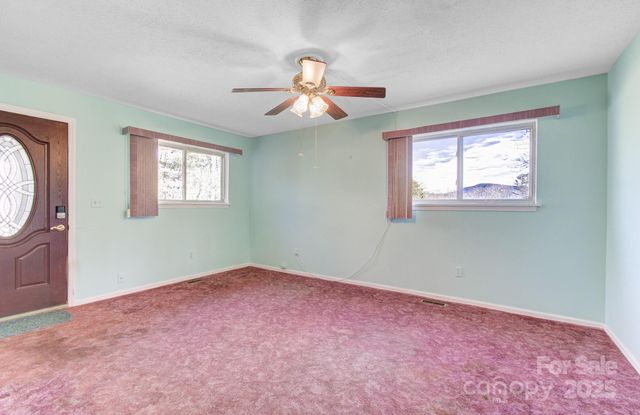 125 Freedom Road, Hendersonville, NC 28792