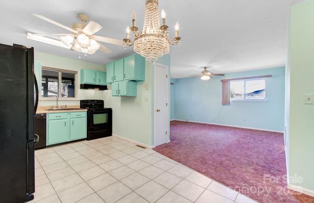 125 Freedom Road, Hendersonville, NC 28792