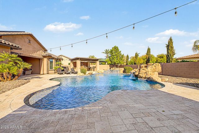 2855 E WARBLER Road, Gilbert, AZ 85297