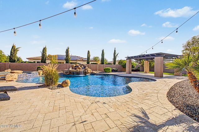 2855 E WARBLER Road, Gilbert, AZ 85297