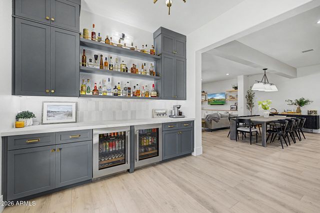 2855 E WARBLER Road, Gilbert, AZ 85297