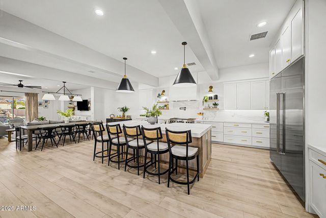 2855 E WARBLER Road, Gilbert, AZ 85297